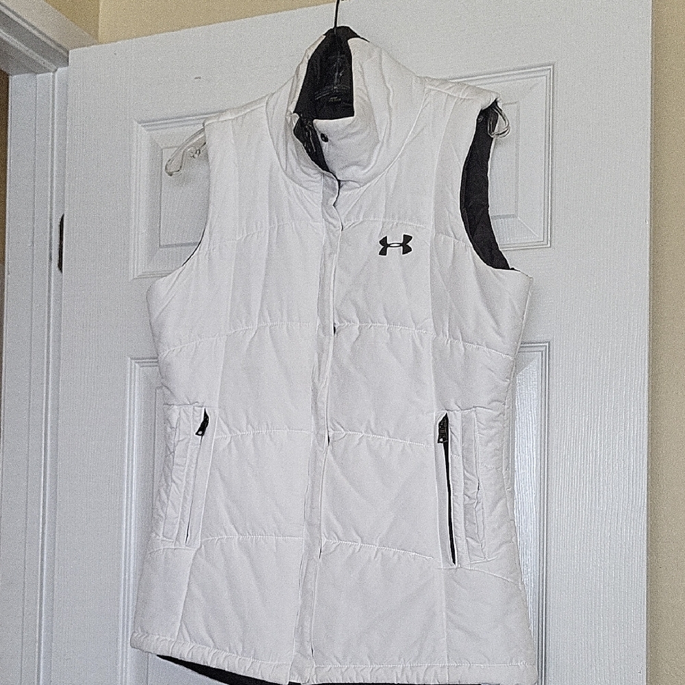 Vintage Under Armour Women's White & Gray Reversible Puffer Vest